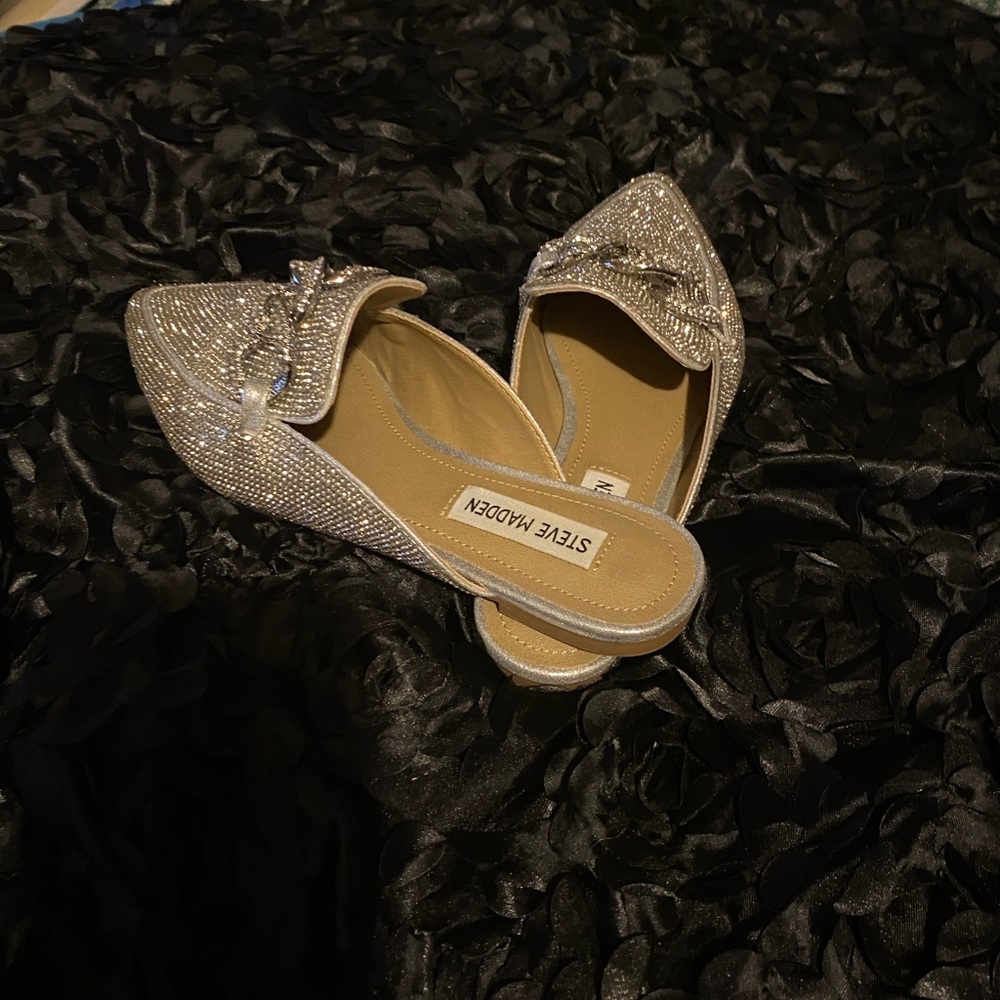Steve Madden Silver Crystal Chain-Trim Pointed Mules - Picture 3 of 9